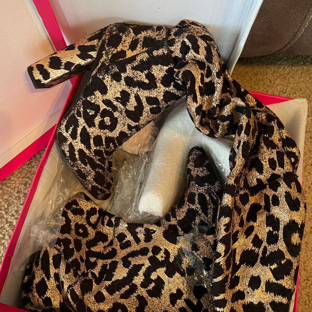Shoe Dazzle - Picture 3 of 6